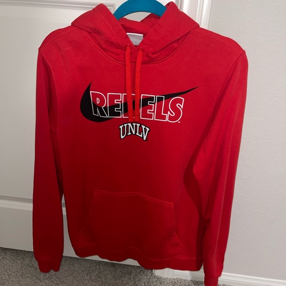 Nike Tops - UNLV Rebels Nike hoodie❤️🖤
